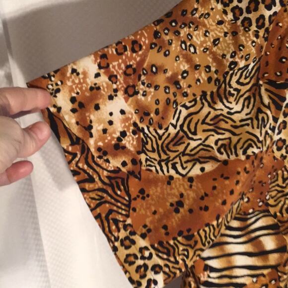 2x animal print short sleeve blouse worn once - Picture 3 of 6